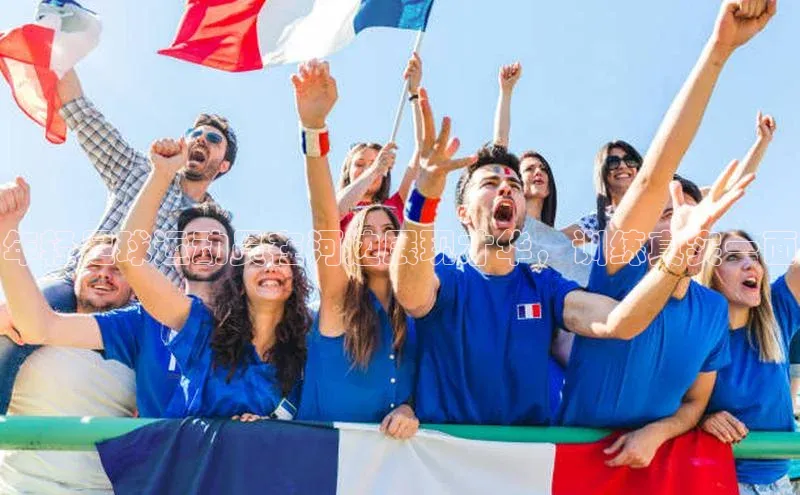 米兰官方手机app网站百家号年轻足球运动员在河边展现才华，训练真实一面